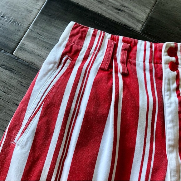 Vintage 1990s Basic Editions High Rise Pleated Red & White Striped Shorts - Picture 2 of 11